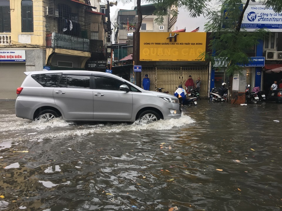 ha noi vua mua to khap nga duong ngap sau