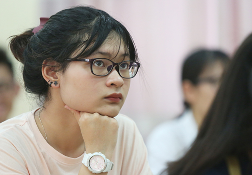 lui thong qua luat giao duc de can nhac ve ky thi thpt quoc gia