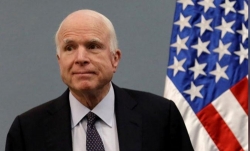 chuyen bay cuoi cung dua linh cuu john mccain den washington