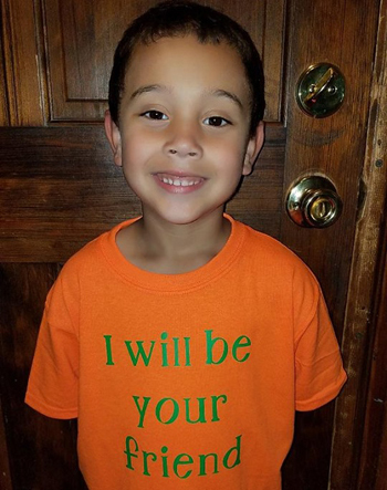 Cậu bé Mỹ lan truyền thông điệp sẵn sàng giúp đỡ bạn bè cau be my lan truyen thong diep san sang giup do ban be