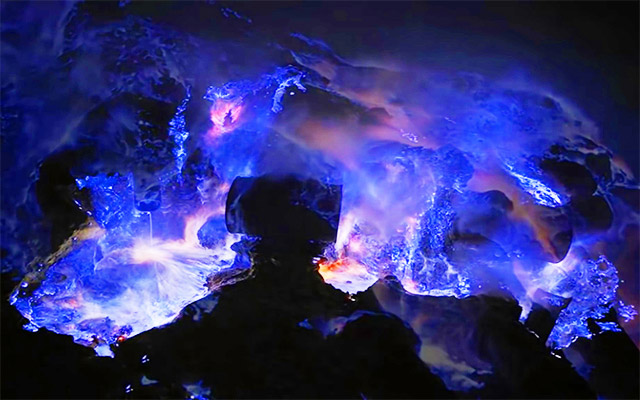 khong phai la ao anh ngon lui lua ruc chay mau xanh nay hoan toan co that