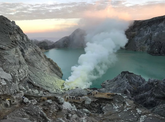 khong phai la ao anh ngon lui lua ruc chay mau xanh nay hoan toan co that