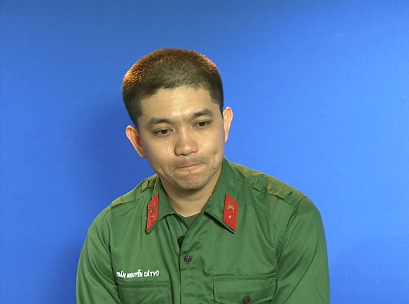 mac ao linh tim bat ngo roi nuoc mat noi ve noi dau dang gong ganh trong cuoc song