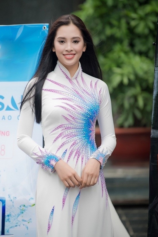 hanh trinh toi ngoi hoa hau viet nam cua co gai quang nam 18 tuoi