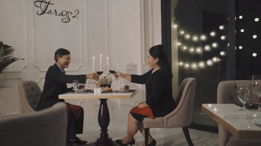 Ông chú 'soái ca' gây sốt với chuyến du lịch trong mơ dành cho vợ ong chu soai ca gay sot voi chuyen du lich trong mo danh cho vo