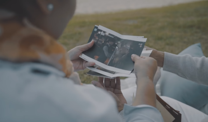 Ông chú 'soái ca' gây sốt với chuyến du lịch trong mơ dành cho vợ ong chu soai ca gay sot voi chuyen du lich trong mo danh cho vo