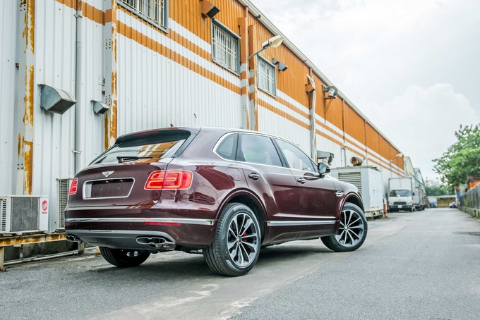 bentley bentayga hang thua cua dai gia viet