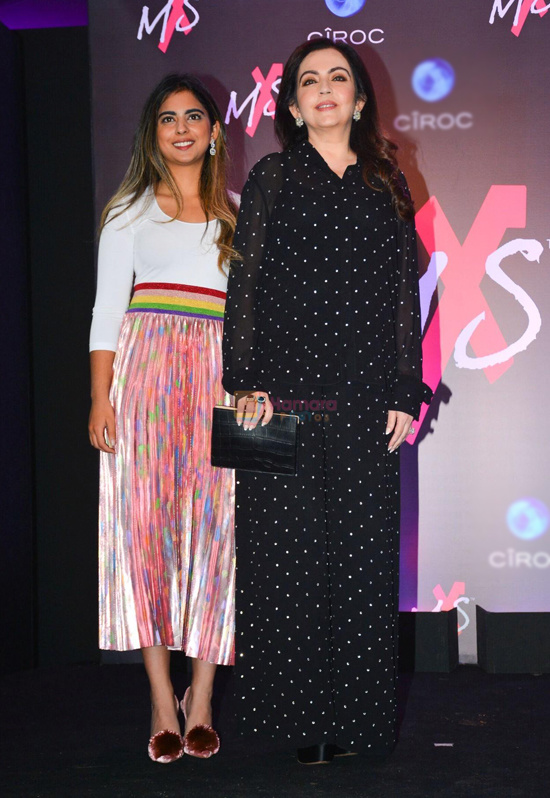 vay ao cua con gai nguoi giau nhat chau a