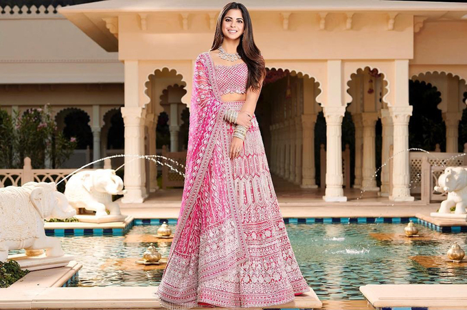 vay ao cua con gai nguoi giau nhat chau a