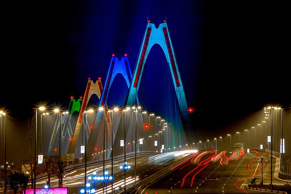 anh hinh anh song dong ve ha noi thoi hien dai voi cai nhin than thuong