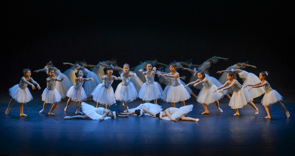 anh hinh anh song dong ve ha noi thoi hien dai voi cai nhin than thuong