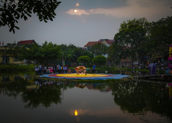 anh hinh anh song dong ve ha noi thoi hien dai voi cai nhin than thuong