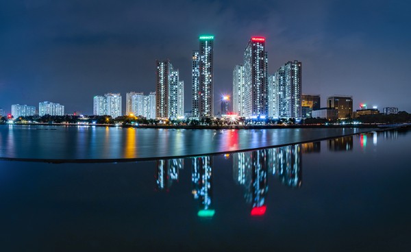 anh hinh anh song dong ve ha noi thoi hien dai voi cai nhin than thuong