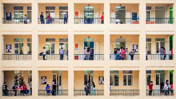 anh hinh anh song dong ve ha noi thoi hien dai voi cai nhin than thuong