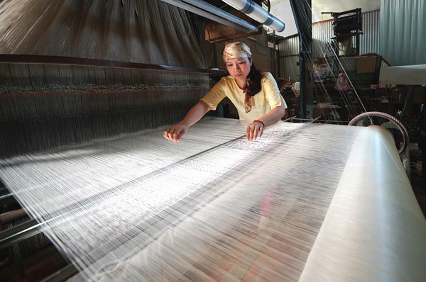 anh hinh anh song dong ve ha noi thoi hien dai voi cai nhin than thuong