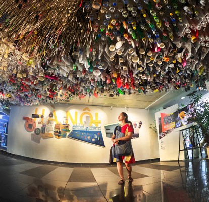 anh hinh anh song dong ve ha noi thoi hien dai voi cai nhin than thuong