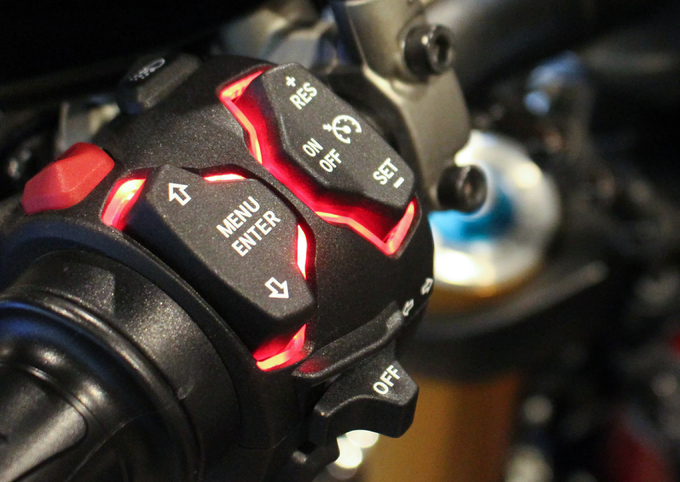 ducati diavel 1260 gia 900 trieu trang bi nhu oto