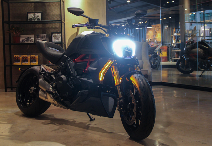 ducati diavel 1260 gia 900 trieu trang bi nhu oto