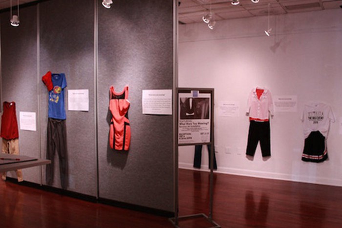 nhung trien lam nghe thuat gay soc dau tranh cho nu quyen