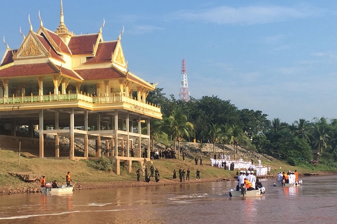 thai lan tha tro go dan huong xuong song tuong nho co vuong