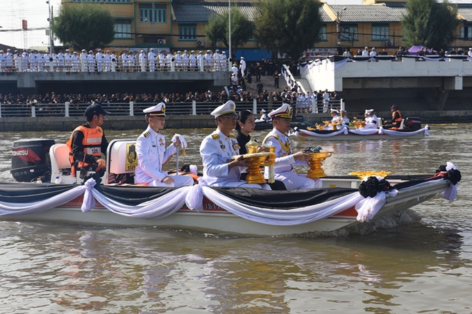 thai lan tha tro go dan huong xuong song tuong nho co vuong