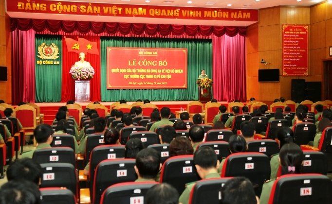 bo truong cong an bo nhiem cuc truong moi