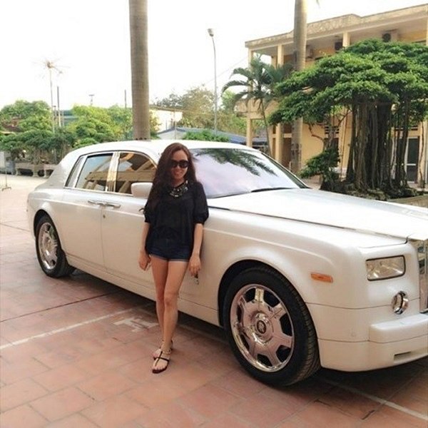 chan dung nguoi phu nu quach ngoc ngoan cong khai goi la vo