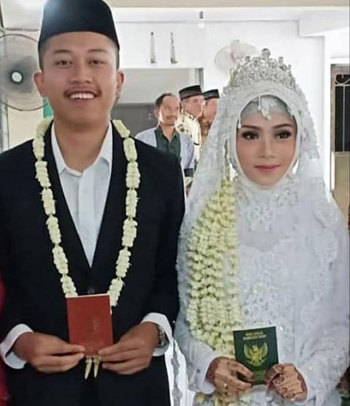 nguoi chong indonesia gui anh cho vo moi cuoi truoc chuyen bay dinh menh