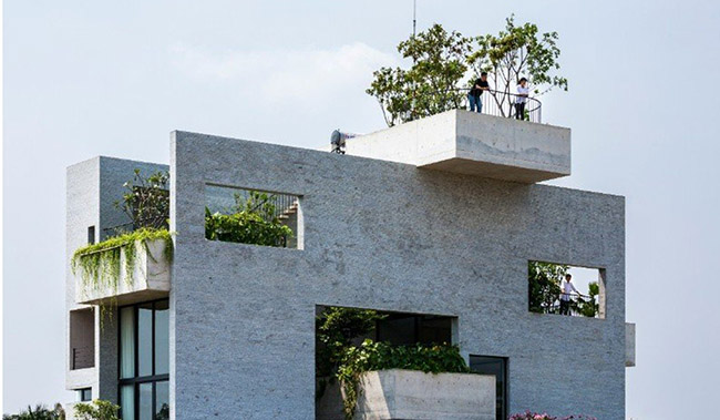 ha mom kinh ngac truoc nhung can nha co kien truc doc la nay