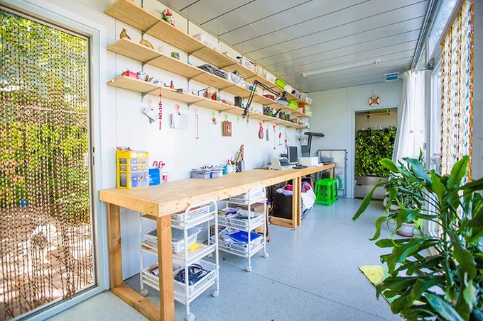 nguoi dan ong lam biet thu container tang vo