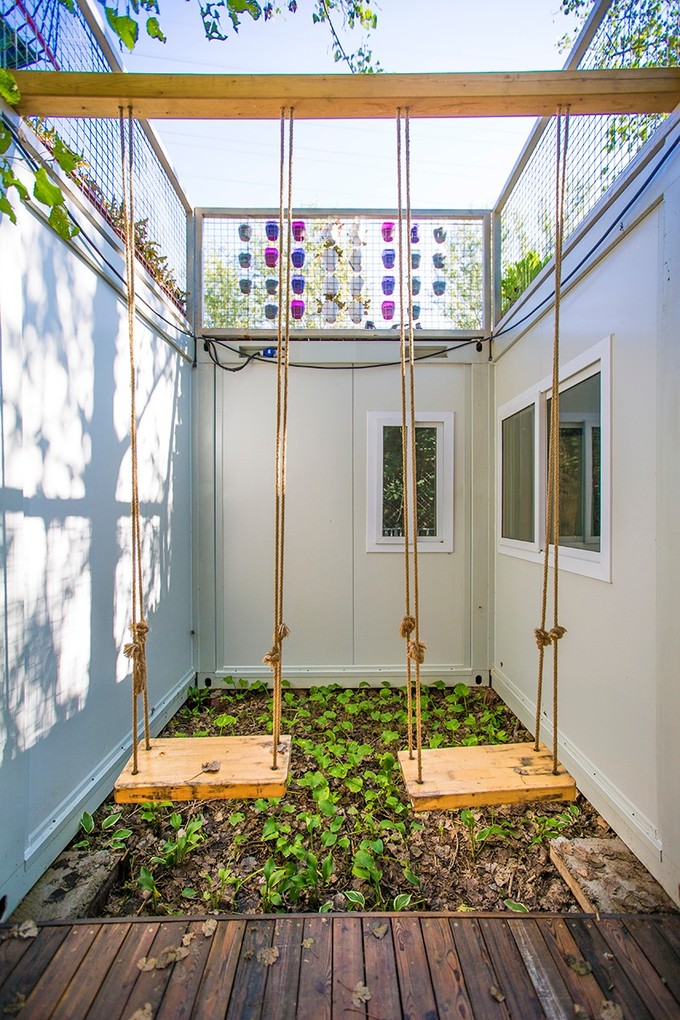 nguoi dan ong lam biet thu container tang vo