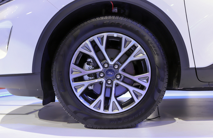 ford escape quay lai viet nam