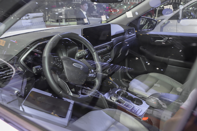 ford escape quay lai viet nam