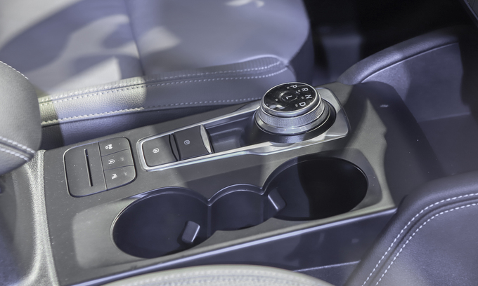 ford escape quay lai viet nam