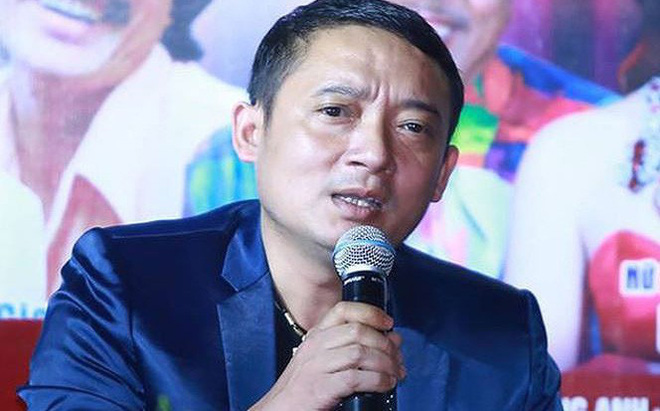 danh hai chien thang kien quyet tu choi khi bi fan nu ru len giuong