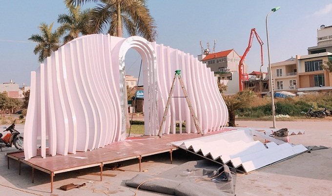 cap doi thai nguyen chi 4 ty trang tri tiec cuoi gay sot