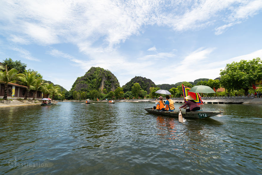 tam coc dep ngo ngang trong mat du khach nuoc ngoai