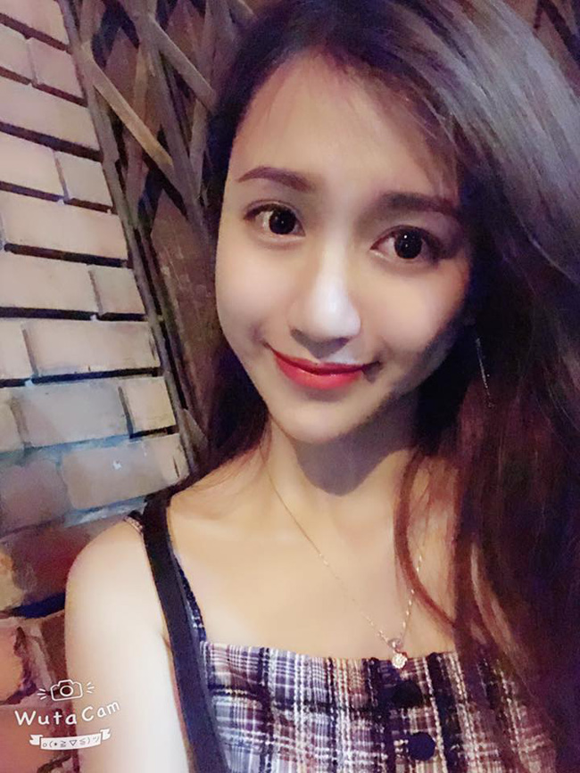 Nhan sắc xinh đẹp của 4 nữ CĐV nổi như cồn khi đi xem AFF Cup nhan sac xinh dep cua 4 nu cdv noi nhu con khi di xem aff cup