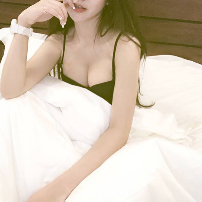 Nhan sắc xinh đẹp của 4 nữ CĐV nổi như cồn khi đi xem AFF Cup nhan sac xinh dep cua 4 nu cdv noi nhu con khi di xem aff cup