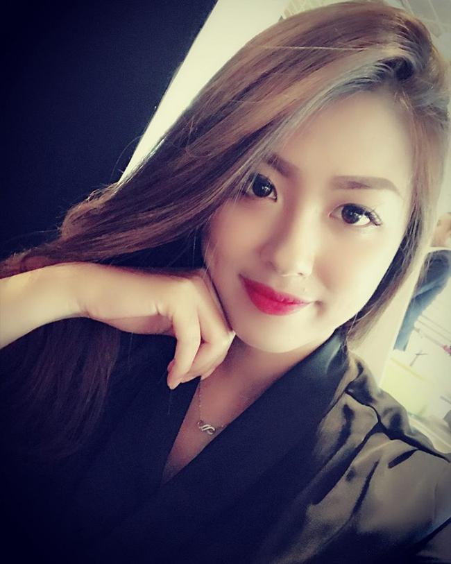 Nhan sắc xinh đẹp của 4 nữ CĐV nổi như cồn khi đi xem AFF Cup nhan sac xinh dep cua 4 nu cdv noi nhu con khi di xem aff cup