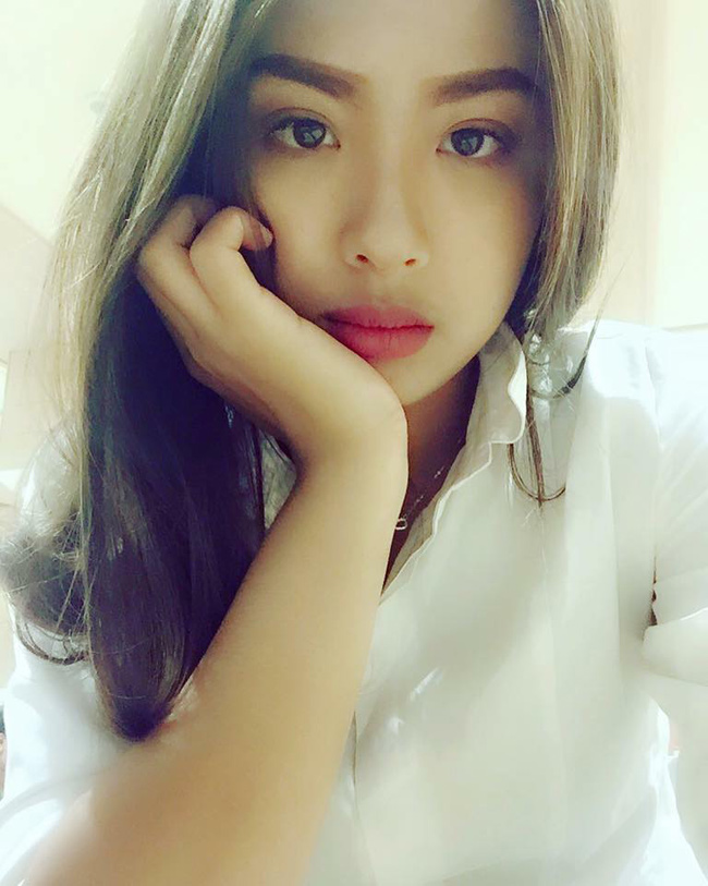 Nhan sắc xinh đẹp của 4 nữ CĐV nổi như cồn khi đi xem AFF Cup nhan sac xinh dep cua 4 nu cdv noi nhu con khi di xem aff cup