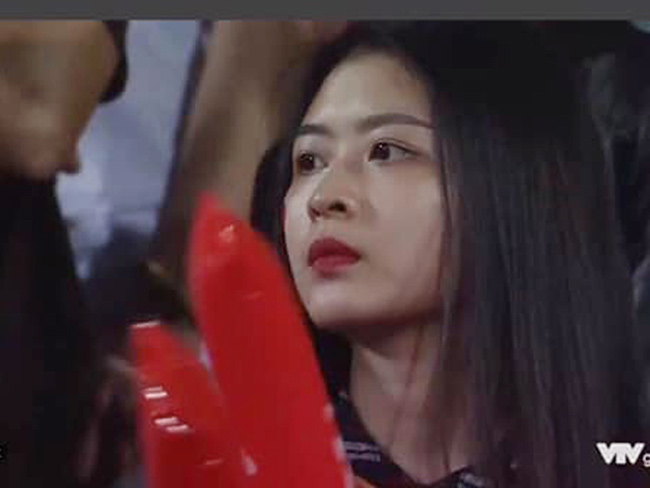 Nhan sắc xinh đẹp của 4 nữ CĐV nổi như cồn khi đi xem AFF Cup nhan sac xinh dep cua 4 nu cdv noi nhu con khi di xem aff cup