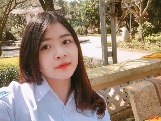 Nhan sắc xinh đẹp của 4 nữ CĐV nổi như cồn khi đi xem AFF Cup nhan sac xinh dep cua 4 nu cdv noi nhu con khi di xem aff cup