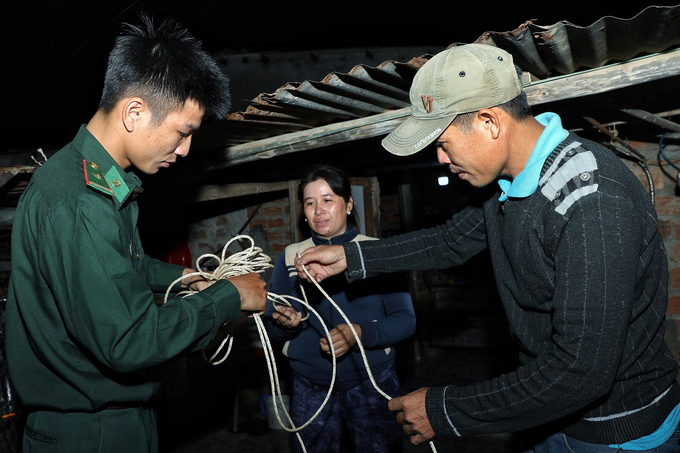 nguoi dan hoi ha truoc gio bao nakri do bo