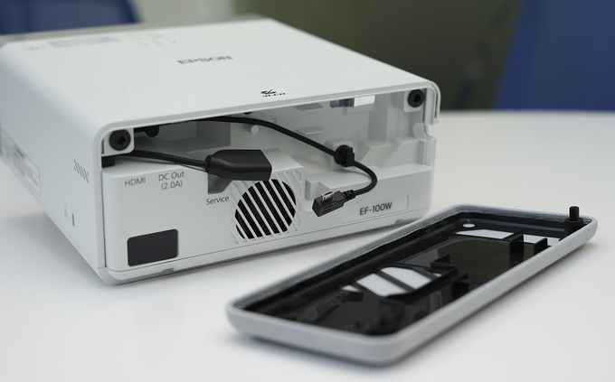 may chieu laser 3lcd nho nhat the gioi