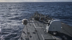 anh quan nhan nga linh an phat nang vi lo tay phong ten lua kh 29td trong kho vu khi