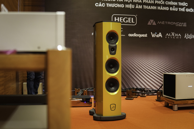 dan am thanh chuc ty dong trinh dien