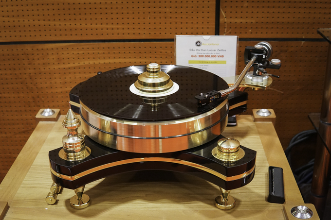 dan am thanh chuc ty dong trinh dien