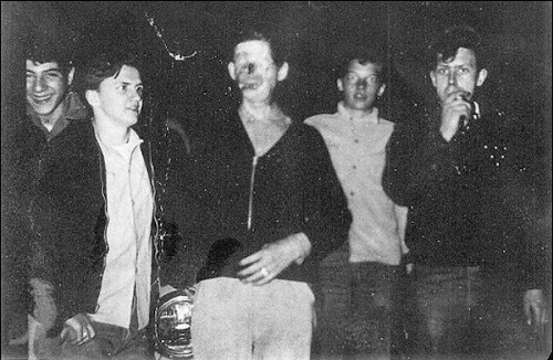 bi an ve nguoi dan ong khong mat di lai tren duong nhu bong ma