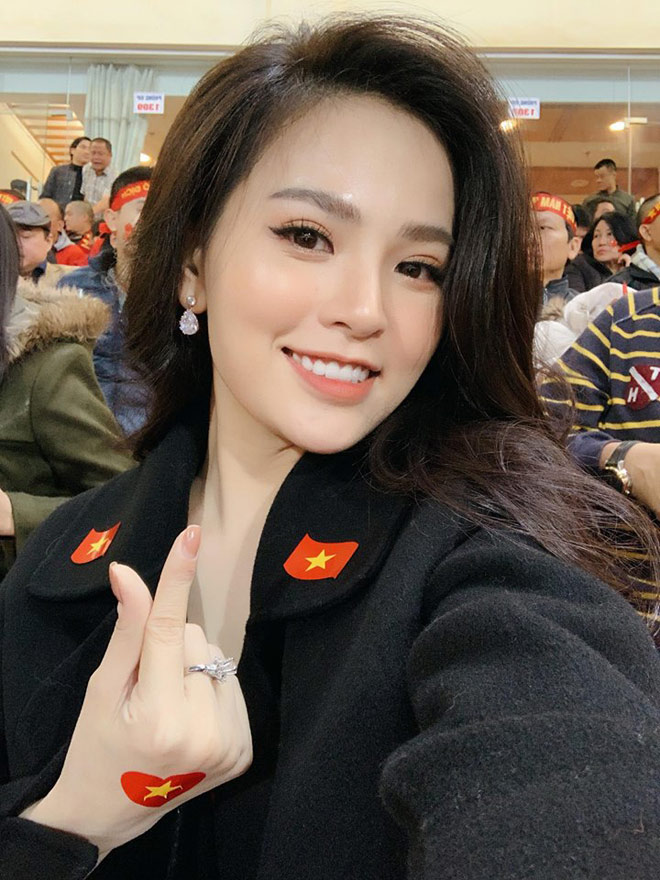co gai len hinh 1s tran chung ket gay sot vi qua xinh dep